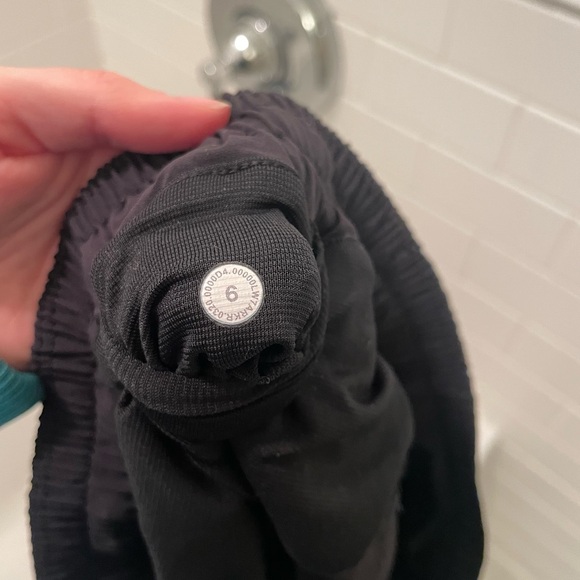 Lulu shorts - Picture 3 of 3